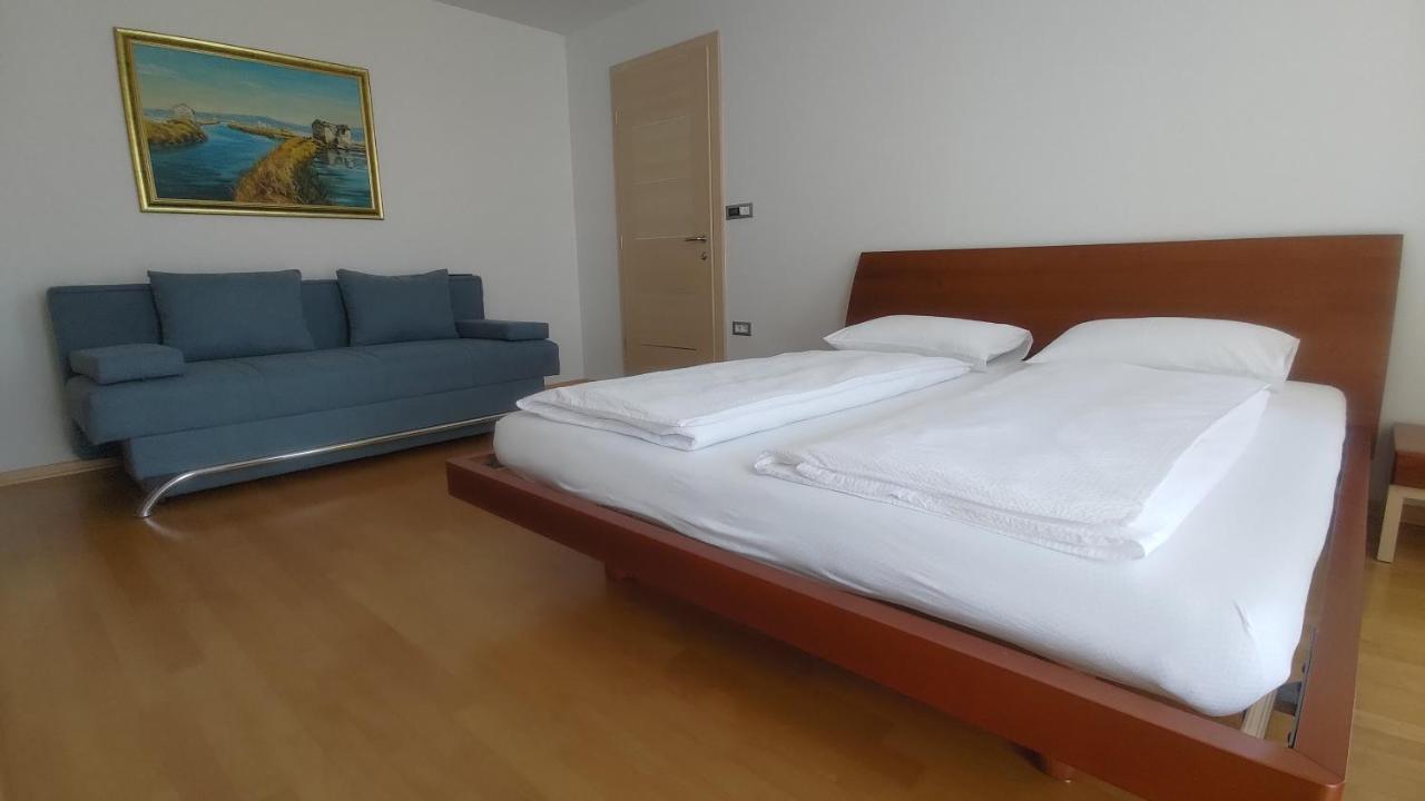 Apartmaji Palea Ізола Екстер'єр фото